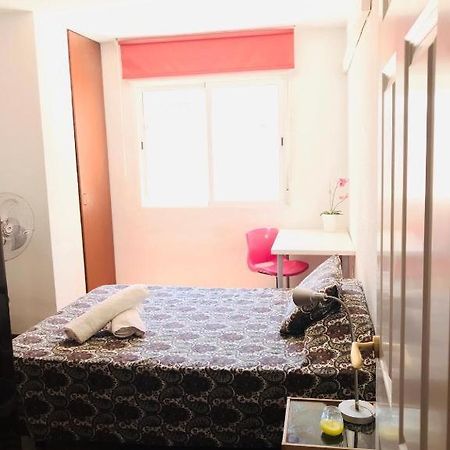 Апартаменты Apartamento En El Centro De Малага Экстерьер фото